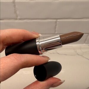 M·A·CXIMAL SLEEK SATIN LIPSTICK